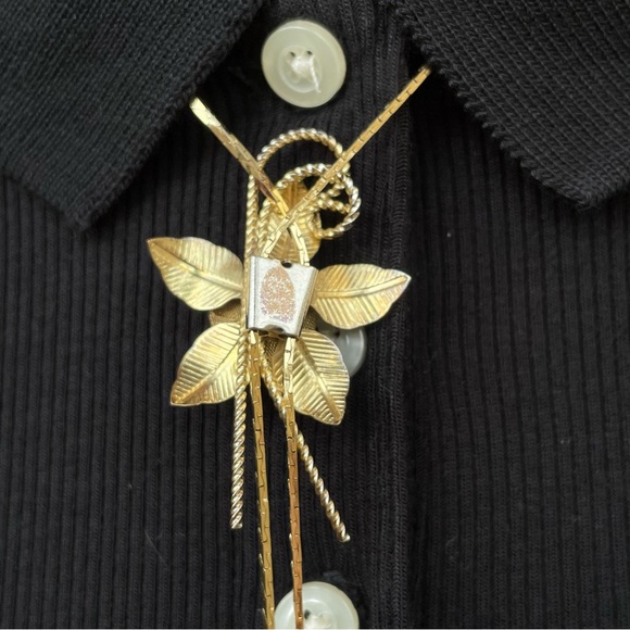 Gold Flower Style Bolo Necklace - Picture 6 of 13